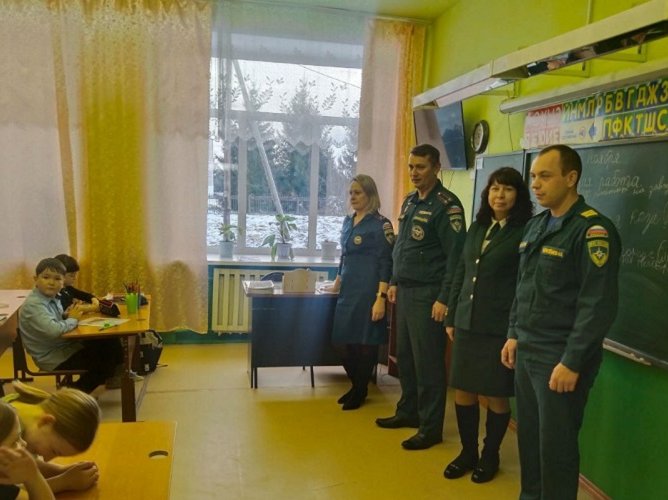 photo_5240439393883983724_y