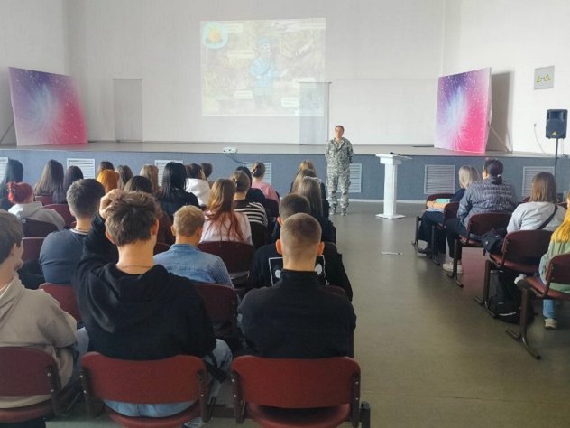 photo_5400334424945589605_y